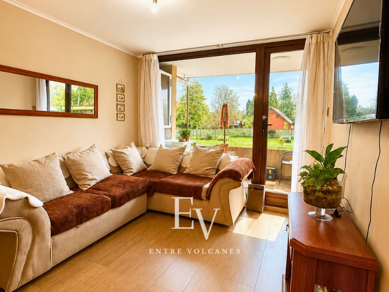 Departamento en venta en Costanera Playa Villarrica, 2 dormitorios, 2 baños, estacionamiento, bodega y excelente ubicación junto al Lago Villarrica.